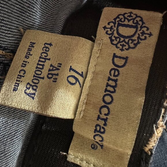Democracy Ab Technology Jeans Women's Size 16 Blue‎ Smoothing Bootcut dark wash - Picture 3 of 4
